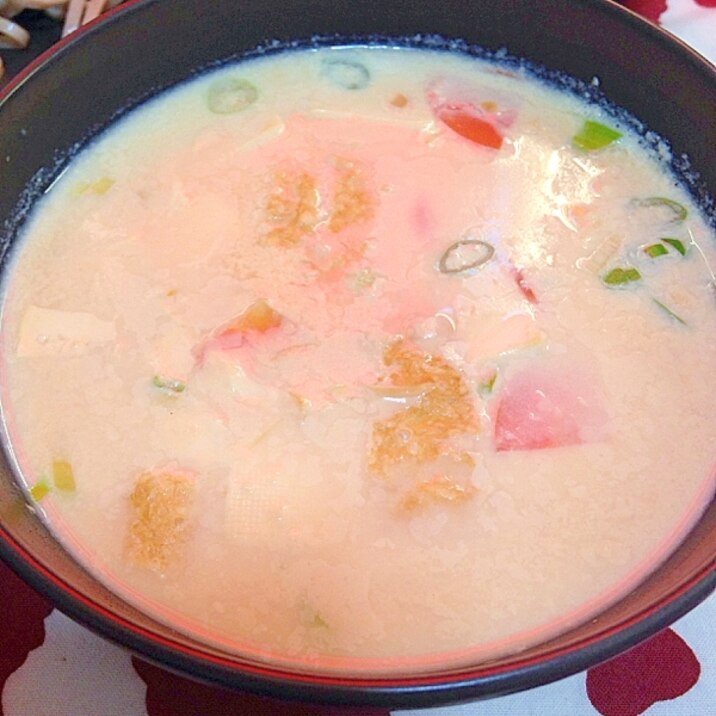 たっぷり食べたい！簡単美味しい♪豆乳味噌スープ